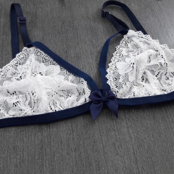 Conjunto Lingerie Strappy Renda Poliamida e Tanga Regulável - Imagem 3