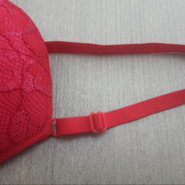 Conjunto de Lingerie Liso com Bojo Arco e Renda Delicada - Imagem 4