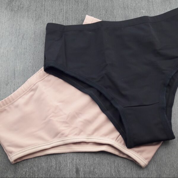 Calcinha  Plus Size Microfibra Laterais Largas e Sustentação - Imagem 2