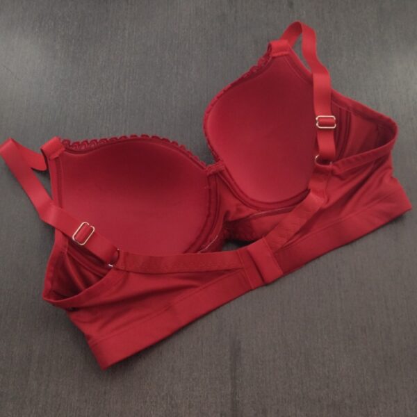 Sutiã Plus Size Poliéster com Bojo e Detalhes em Renda - Imagem 4